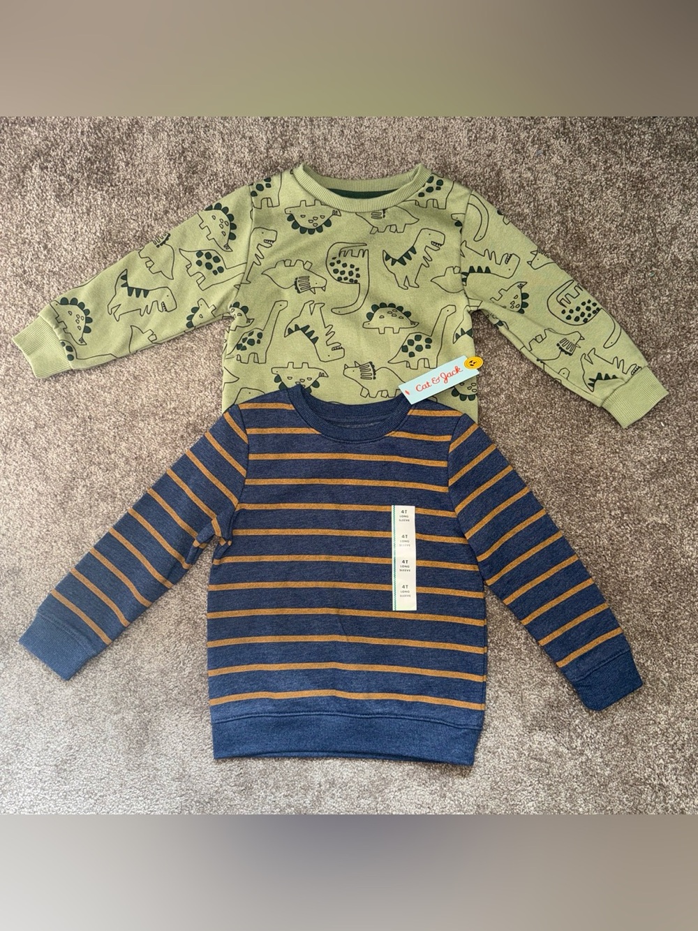 Lot of 2 boys sweaters 3T/4T ✨